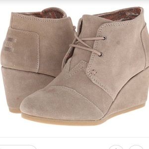 Toms desert wedge booties